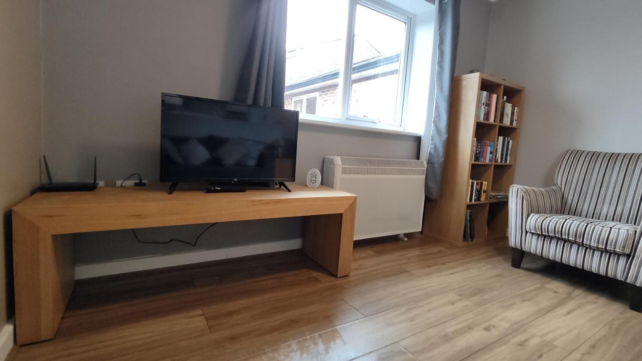 Apartmán Modern 1-Bed Flat In Wigan Exteriér fotografie