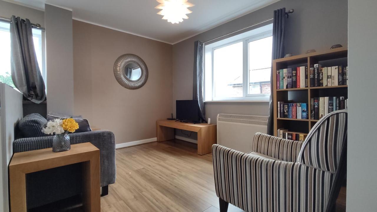 Apartmán Modern 1-Bed Flat In Wigan Exteriér fotografie